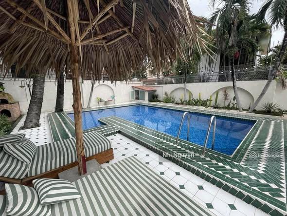 Cho thuê villa quận 2 800m2 4pn nội thất đầy đủ, vị trí thuận tiện,  xem nhà