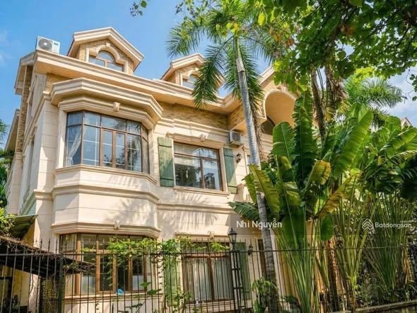 Cho thuê villa quận 2 1400m2 5pn nội thất đầy đủ, vị trí thuận tiện,  xem nhà