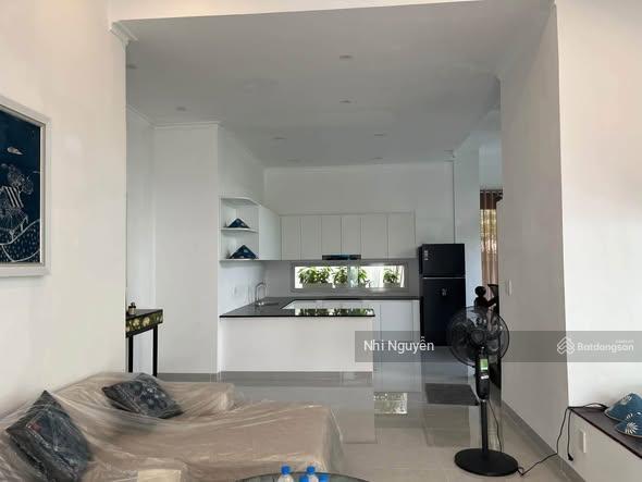 Cho thuê villa quận 2 160m2 4pn nội thất đầy đủ, vị trí thuận tiện,  xem nhà