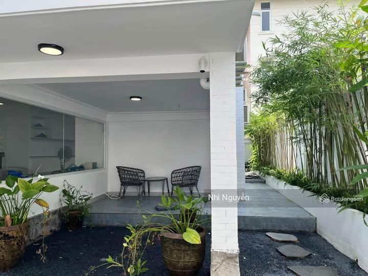 Cho thuê villa quận 2 160m2 4pn nội thất đầy đủ, vị trí thuận tiện,  xem nhà