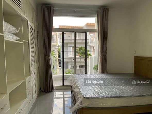 Cho thuê villa quận 2 160m2 4pn nội thất đầy đủ, vị trí thuận tiện,  xem nhà
