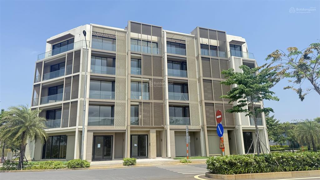 Cho thuê nhà phố soho the global city 346m2, 1 trệt 4 lầu, nhận nhà vào setup ngay 48 triệu/tháng