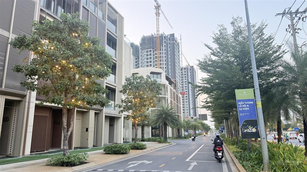 Giỏ hàng hot giá tốt nhất 31 tỷ, view công viên 35 tỷ, căn góc 42 tỷ, đã có sổ hồng, xem nhà 24/7