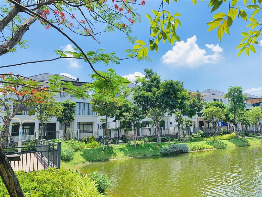 Bán gấp phố 17,5 tỷ hoàn thiện nội thất. gọi ngay, xem nhà liền, công chứng ngay