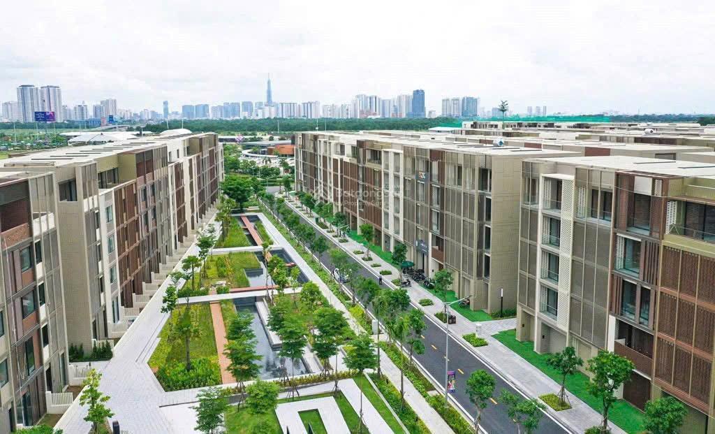 Căn góc công viên, trục đường trung tâm 20m, khan hiếm vị trí có 102 giá tốt 42 tỷ