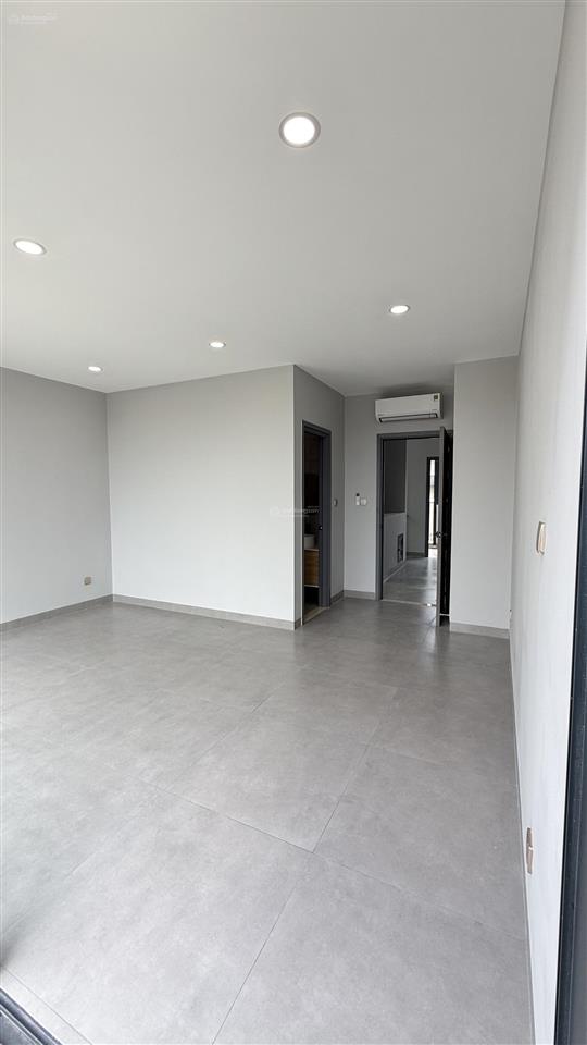 Shophouse nguyên căn, đã ngăn phòng, hoàn thiện mới, đầy đủ thiết bị nội thất, giá tốt 50tr/tháng