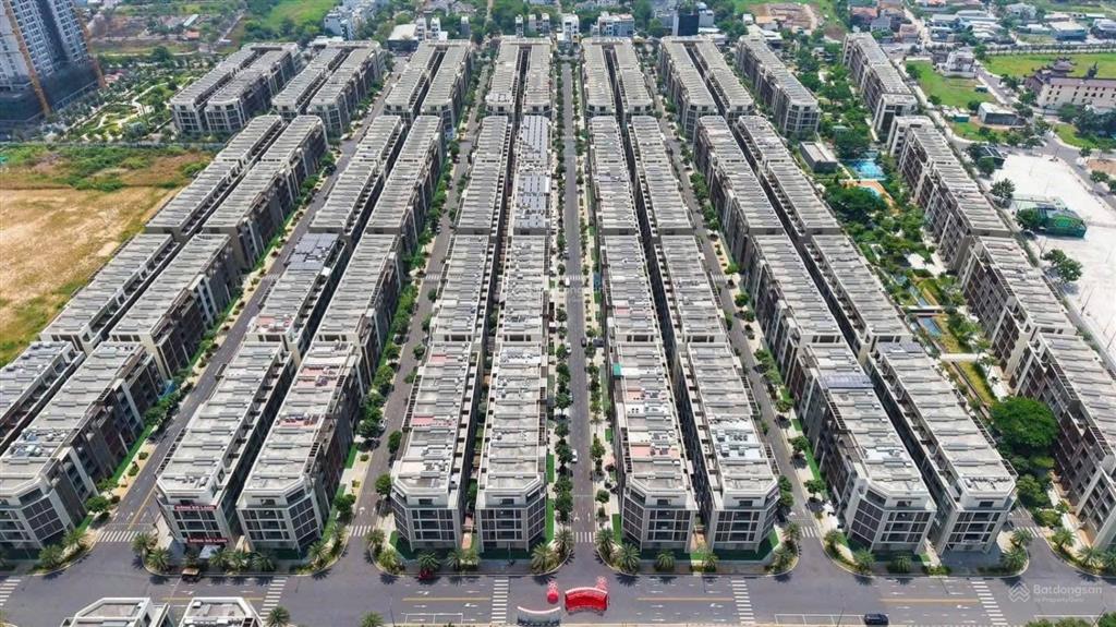 View công viên, xây dựng 5 tầng 346m² sử dụng, giá 34 tỷ chưa từng có, sổ sẵn công chứng