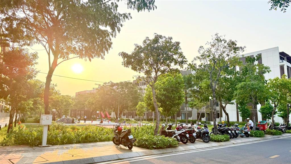 View công viên, xây dựng 5 tầng 346m² sử dụng, giá 34 tỷ chưa từng có, sổ sẵn công chứng