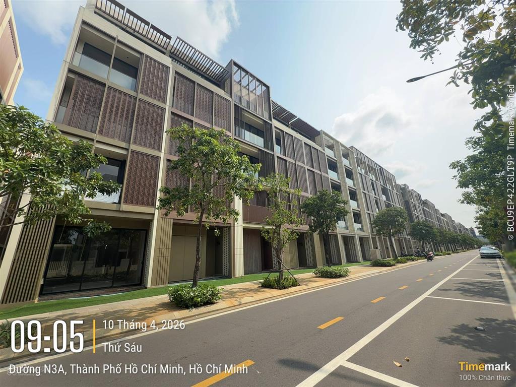 View công viên, xây dựng 5 tầng 346m² sử dụng, giá 34 tỷ chưa từng có, sổ sẵn công chứng