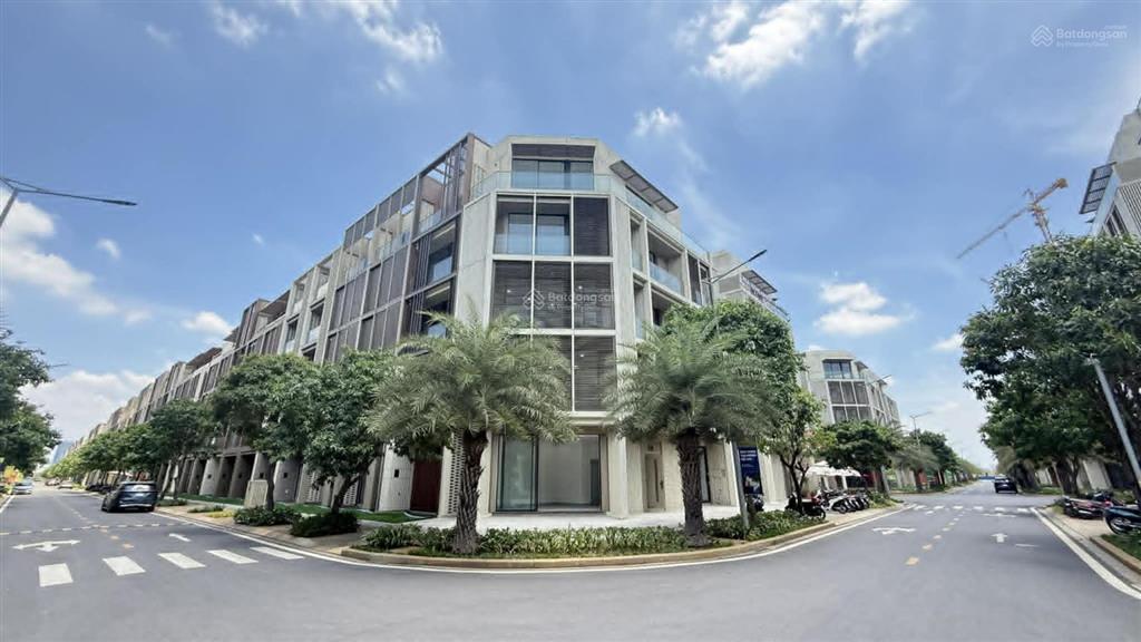 Cho thuê căn góc soho the global city 65tr/tháng 140m2 đất thang máy 2 mặt thoáng