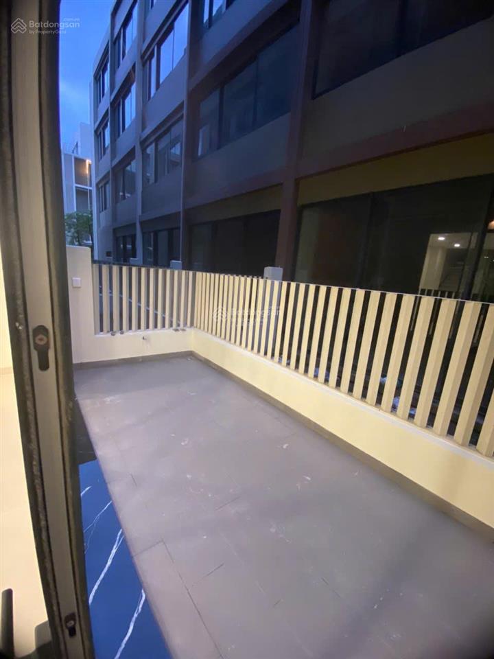 Cho thuê văn phòng soho the global city 346m sàn thang máy giá 60tr/tháng