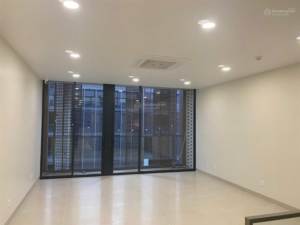 Cho thuê văn phòng soho the global city 346m sàn thang máy giá 60tr/tháng