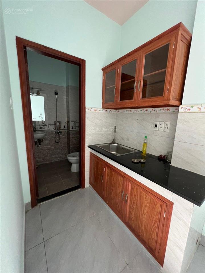 Cho thuê phòng ban công full nội thất 40m2  ngay ngã tư thủ đức