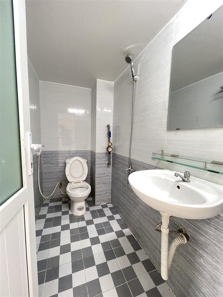 Cho thuê nhà trọ cao cấp  gần trường đh tài chính marketing, đh gtvt, khu cnc  có máy lạnh