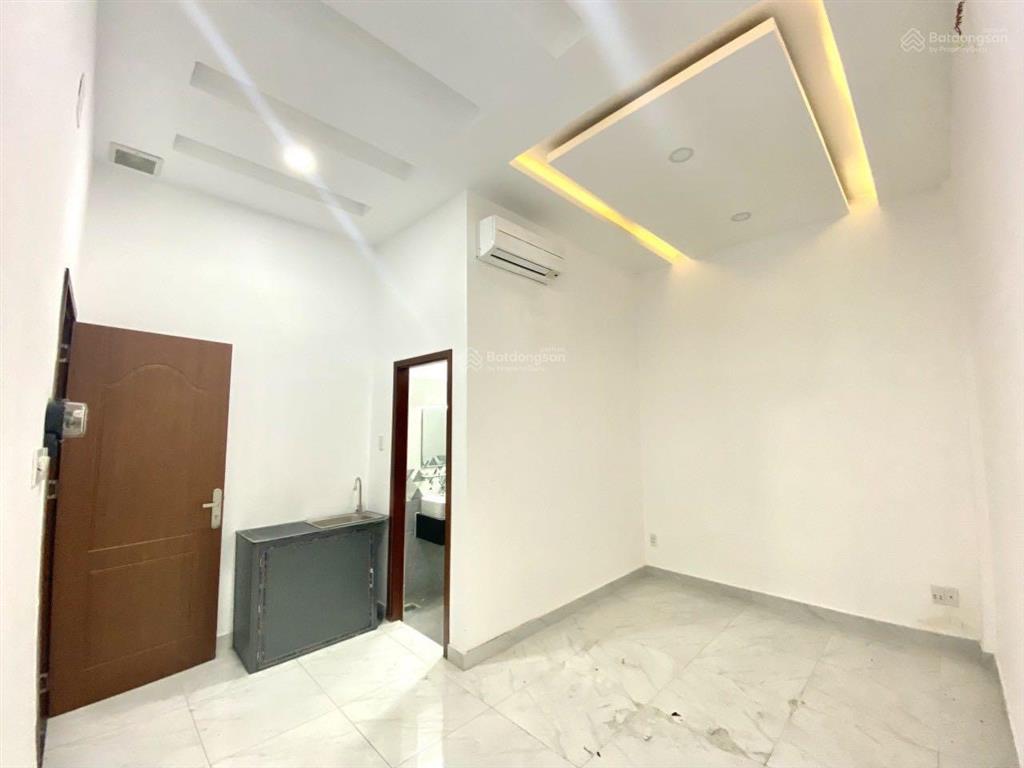 Cho thuê chdv mới tinh  ngay bệnh viện thủ đức  có máy lạnh  vân tay camera an ninh