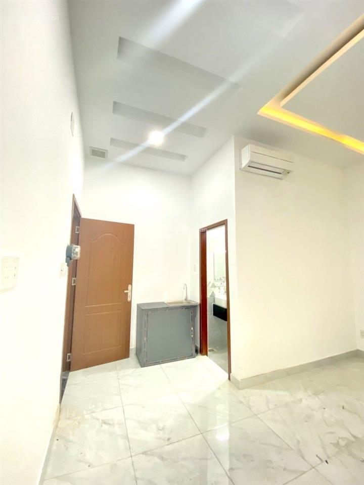Cho thuê chdv mới tinh  ngay bệnh viện thủ đức  có máy lạnh  vân tay camera an ninh