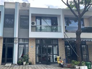 Cần bán gấp nhà shophouse khu đô thị fpt