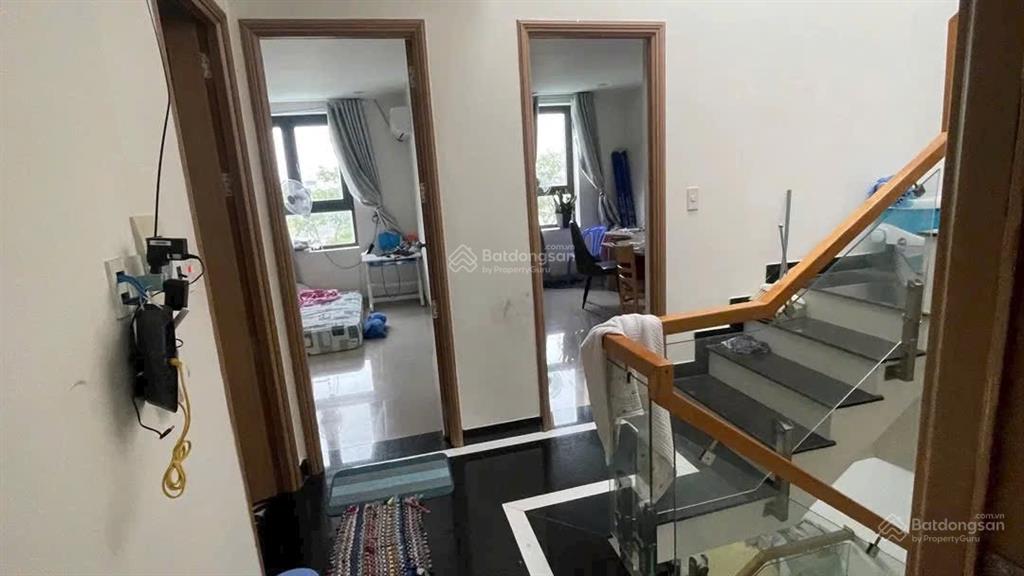Cần bán gấp nhà shophouse khu đô thị fpt