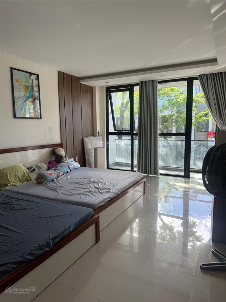Cần bán gấp nhà shophouse khu đô thị fpt