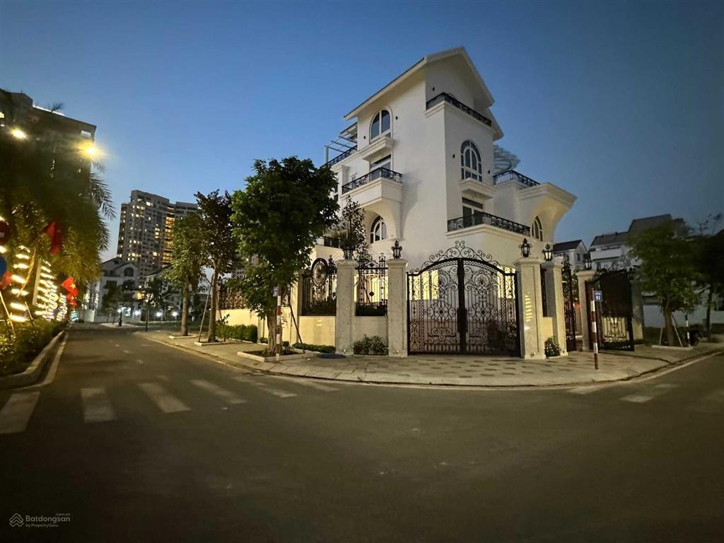 Bán gấp căn nhà dinh thự 448m2 view sông khu compound saigon mystery villas đảo kim cương