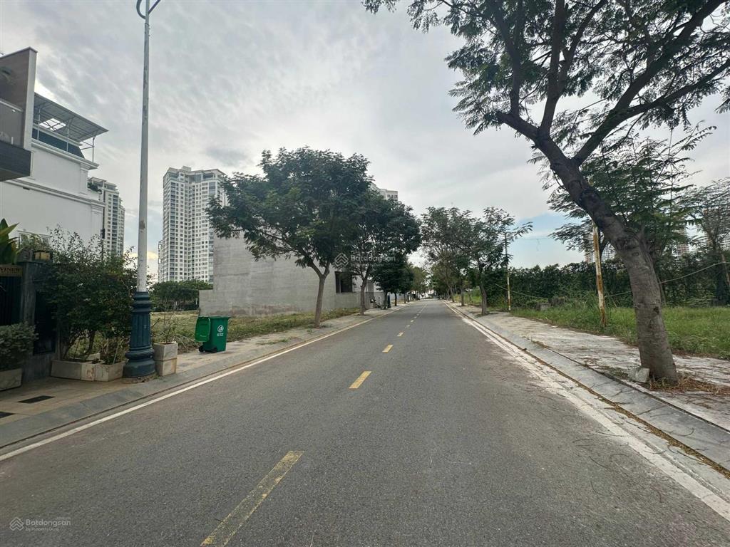 Kẹt tiền chủ cần bán gấp căn nhà phố view công viên khu mystery villa đảo kim cương q2