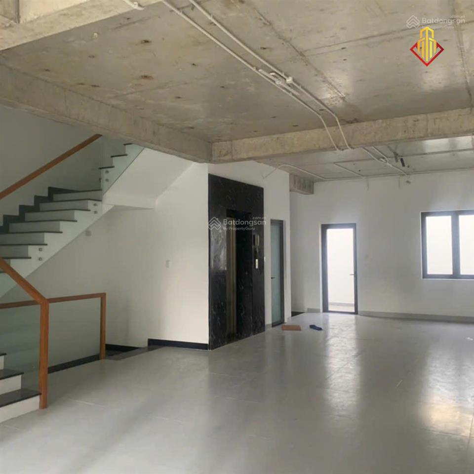 Cho thuê toà nhà văn phòng 7 tầng mặt tiền đường bát nàn 25m view sông sài gòn quận 2