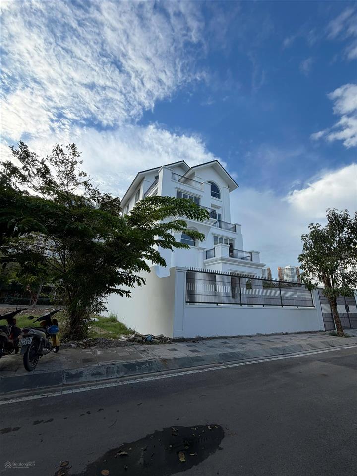 Bán gấp dinh thự 450m2 có 2 mặt tiền view sông saigon mystery đảo kim cương q2