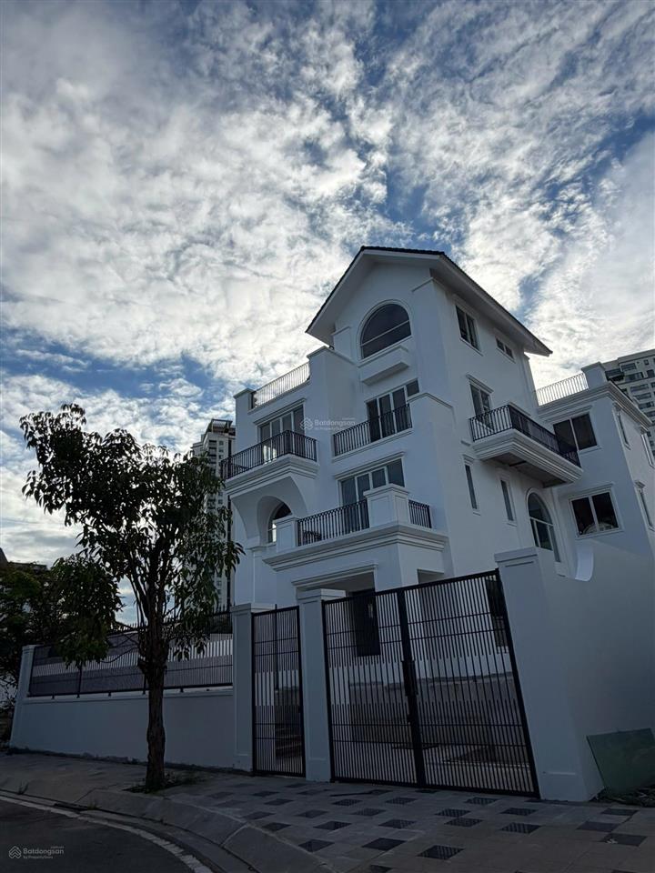Bán gấp dinh thự 450m2 có 2 mặt tiền view sông saigon mystery đảo kim cương q2