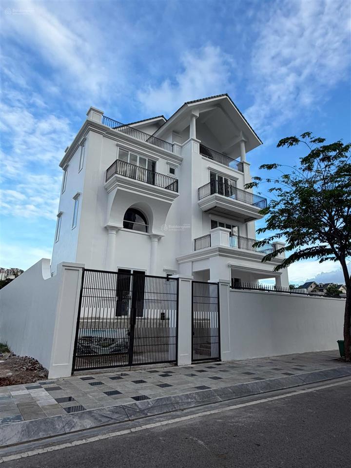 Bán gấp dinh thự 450m2 có 2 mặt tiền view sông saigon mystery đảo kim cương q2