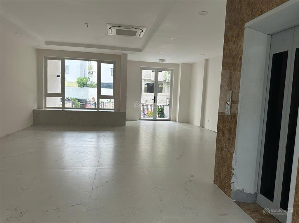 Kẹt tiền bán gấp căn nhà view sông sài gòn, đảo kim cương q2 gần uỷ ban tp. thủ đức, thạnh mỹ lợi