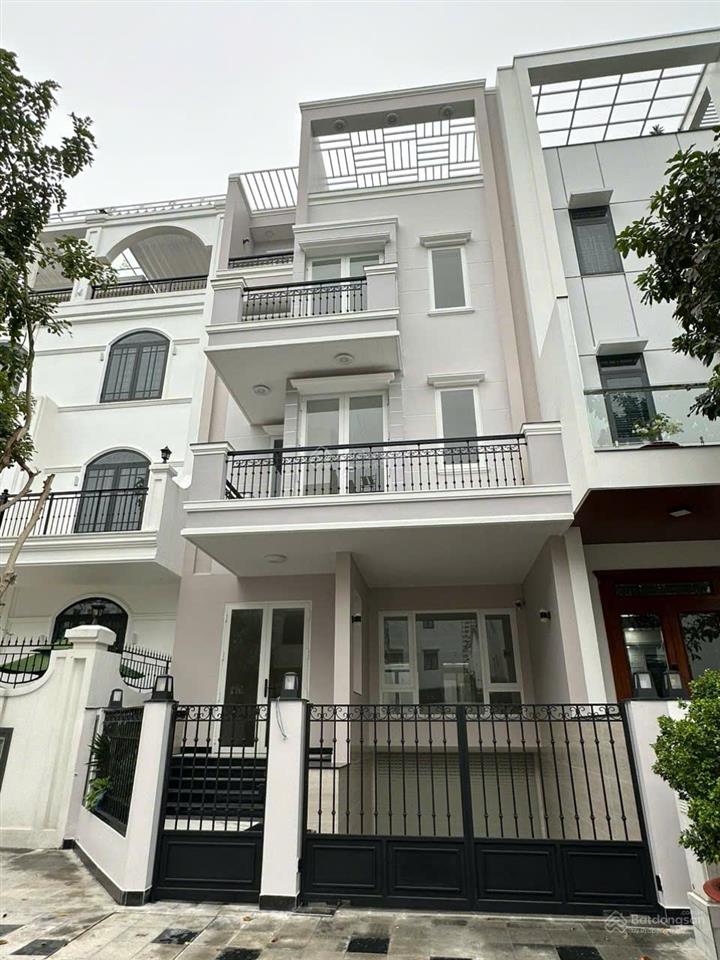 Kẹt tiền bán gấp căn nhà view sông sài gòn, đảo kim cương q2 gần uỷ ban tp. thủ đức, thạnh mỹ lợi