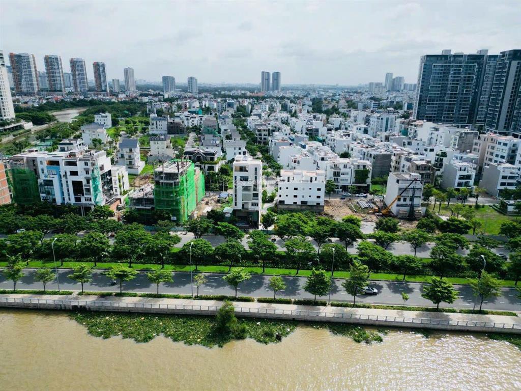 Chủ vay ngân hàng cần tiền bán gấp lô đất vị trí đẹp dự án mystery villas đảo kim cương q2 dt 126m2