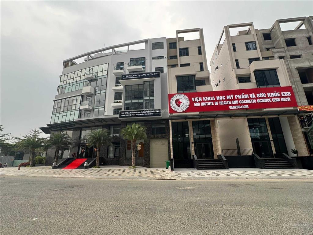 Cho thuê nhà phố thương mại xây 7 tầng mặt tiền đường bát nàn khu saigon mystery villas q2