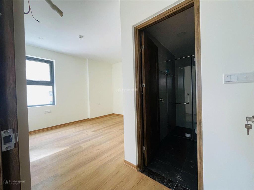 Chỉ 01 căn góc 2pn logia ngang view bể bơi orisổ sẵntầng cao thoáng mới 100% giá 2,2 tỷ