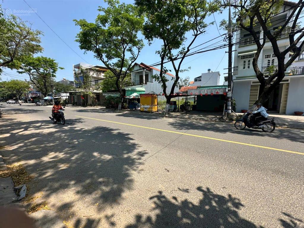 Bán đất ngay showroom vin đường 10,5m đường trần đình tri trục thông biển cách bãi tắm 400m 8.3 tỷ