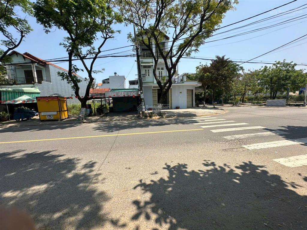 Bán đất ngay showroom vin đường 10,5m đường trần đình tri trục thông biển cách bãi tắm 400m 8.3 tỷ