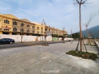 Bán lô góc phố lăng cô gần ngay đường đầm các nhà hàng nổi du lịch xây nhà hàng coffee rất tiện