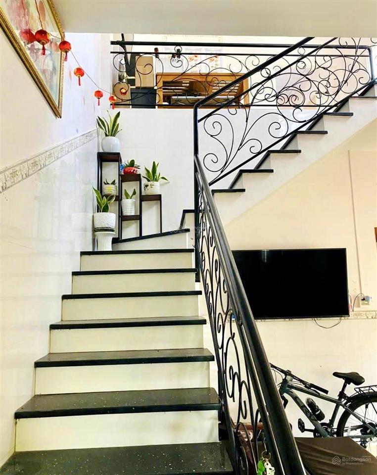 Cần bán căn nhà giáp kdc phố biển ocean dunes