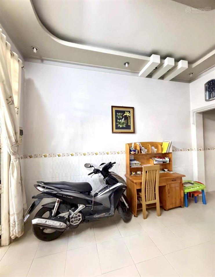Bán nhà khu ae thanh hải đường nhựa lớn giá chỉ 2tỷ4