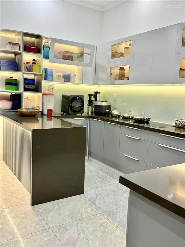 Cần bán căn nhà 1 trệt 2 lầu kdc phố biển ocean dunes