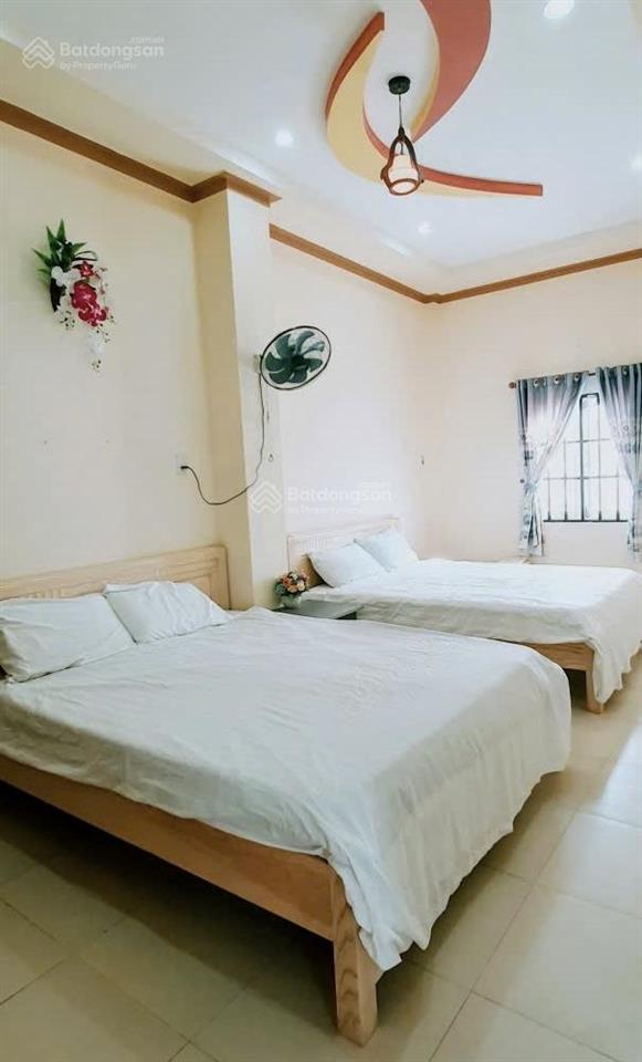 Cần bán căn nhà gần biển, giáp khu ocean dunes