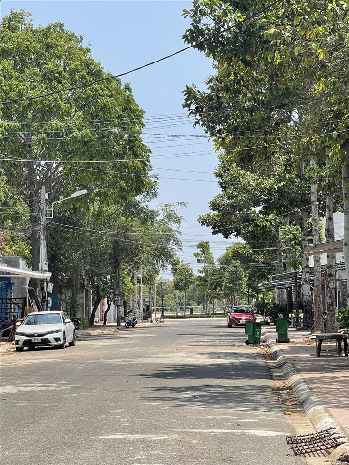 Cần bán lô đất đường đặng xuân bảng trung tâm phan thiết