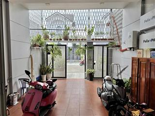 Bán nhà đầu đường trần quang diệu, gần công viên