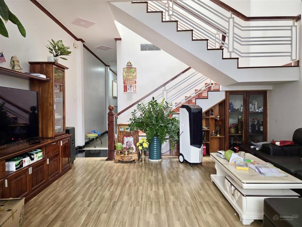 Bán nhà đầu đường trần quang diệu, giá chỉ 4t150
