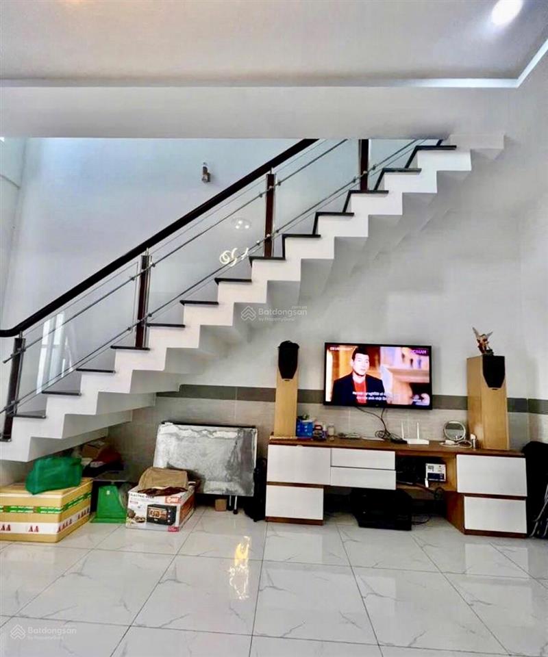 Cần bán căn nhà 1 trệt 1 lầu trung tâm phan thiết