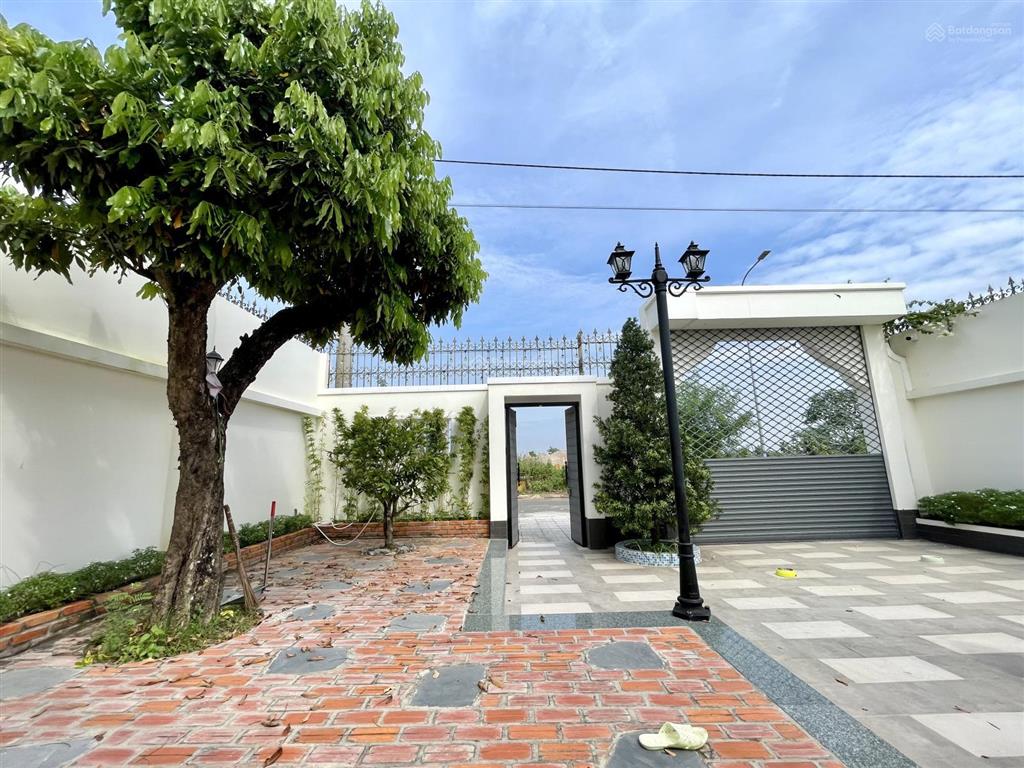 Chính chủ muốn bán nhanh căn biệt thự 367m2 kdc hùng vương, phan thiết