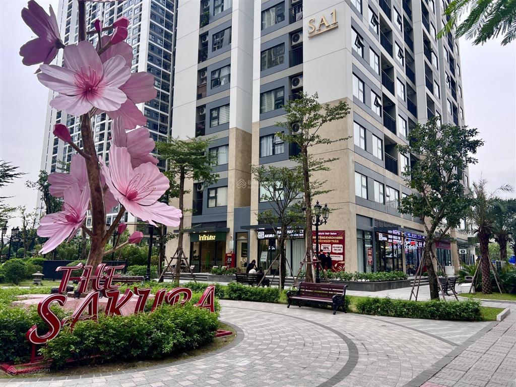 Bán shop chân đế sổ đỏ lâu dài tại sakura(sa1 lõi 12 toà 32 tầng với 8000 hộ )dòng tiền 60tr/tháng