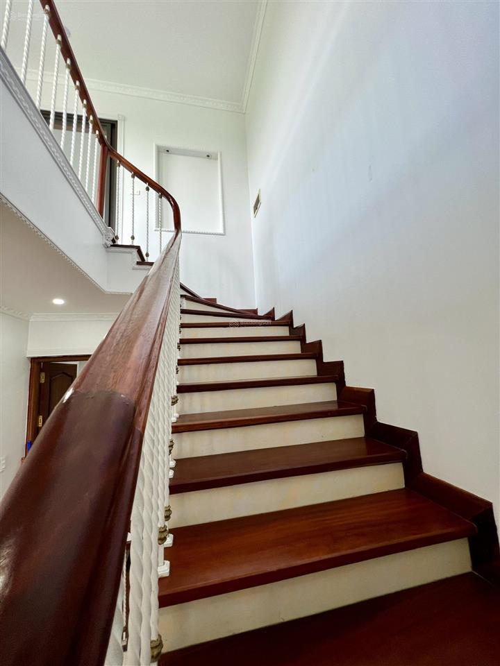 Chính chủ bán căn biệt thự góc vinhomes thăng long, hướng đông nam thoáng, mặt tiền 22m đỗ 5 ô tô