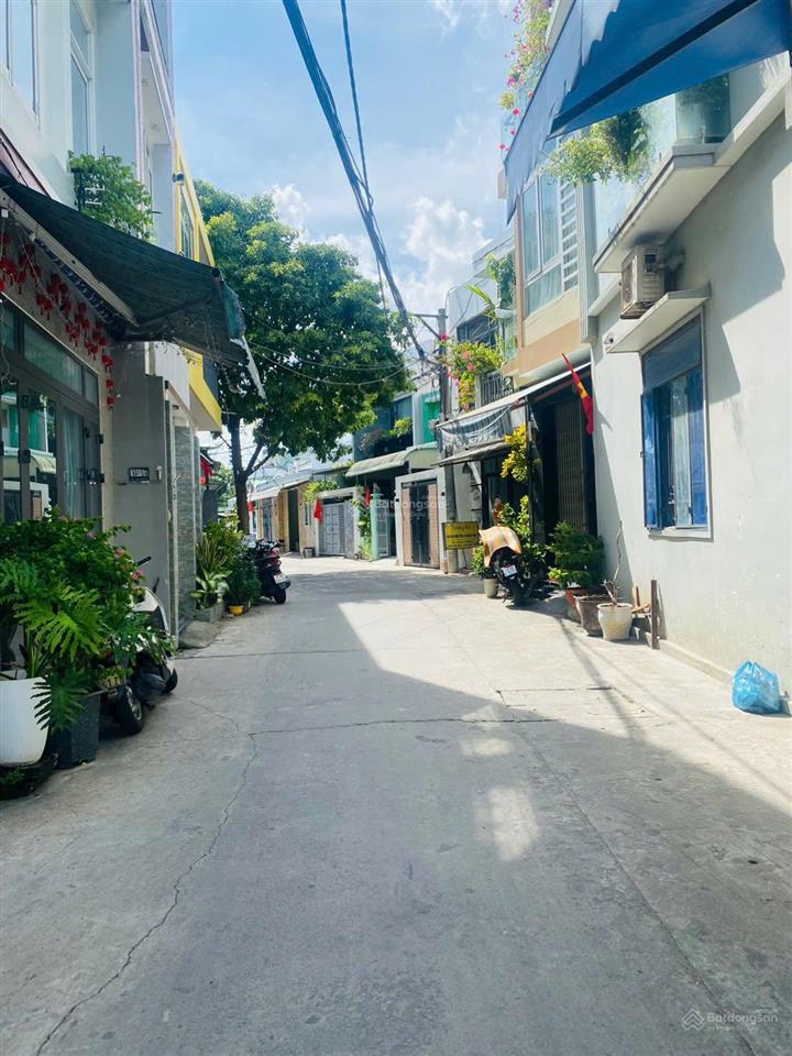 Bán 95m2. 2 mặt tiền đầu đường nguyễn xuân hữu gần trường học 50m. 3,8 tỷ (vị trí đẹp giá tốt)
