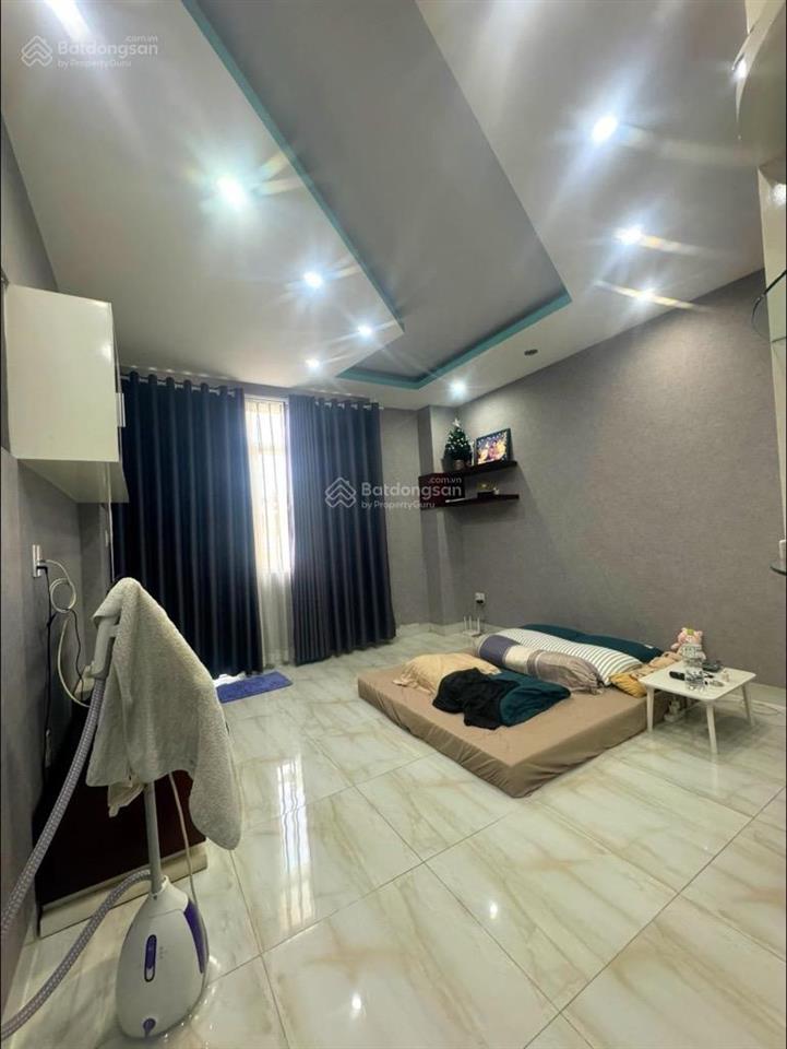 Bán gấp nhà mới hẻm oto sát mặt tiền gần luỹ bán bích, dtsd ~91m2, giá chỉ 5.x tỷ